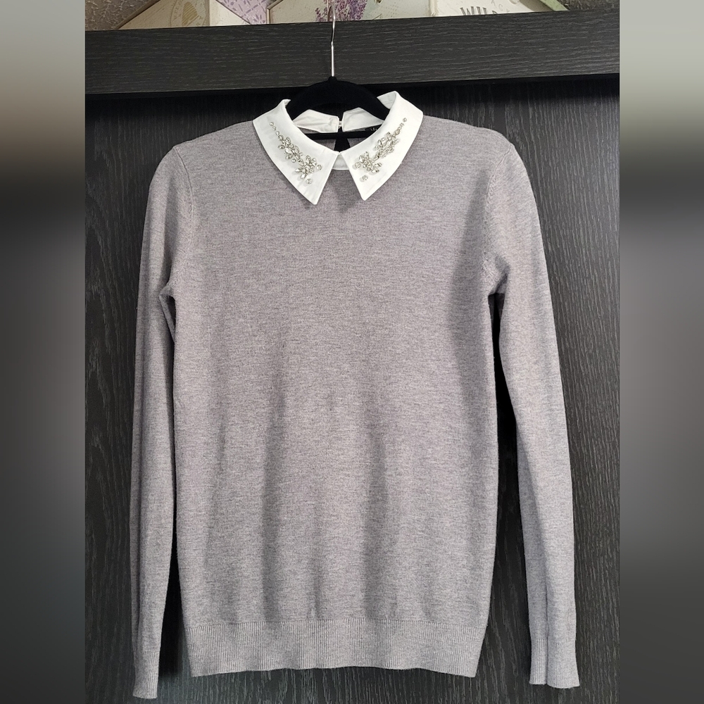 Elegant Gray Sweater with Embellished  White Crystal Collar